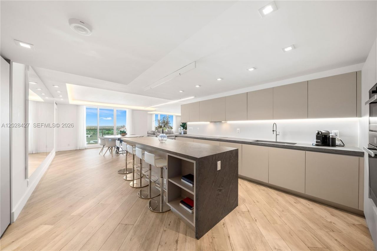 2301 Collins Ave , Unit 1432, Miami Beach, FL 33139 Photo