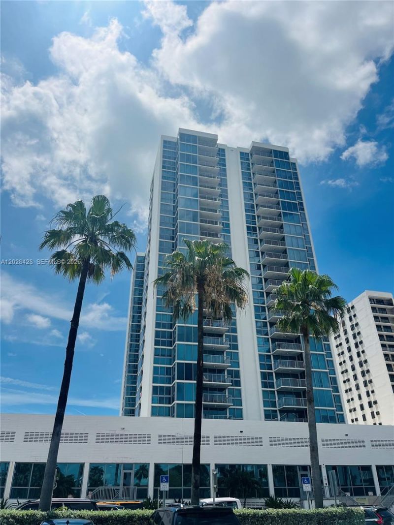 2655 Collins Ave , Unit 602, Miami Beach, FL 33140 Photo