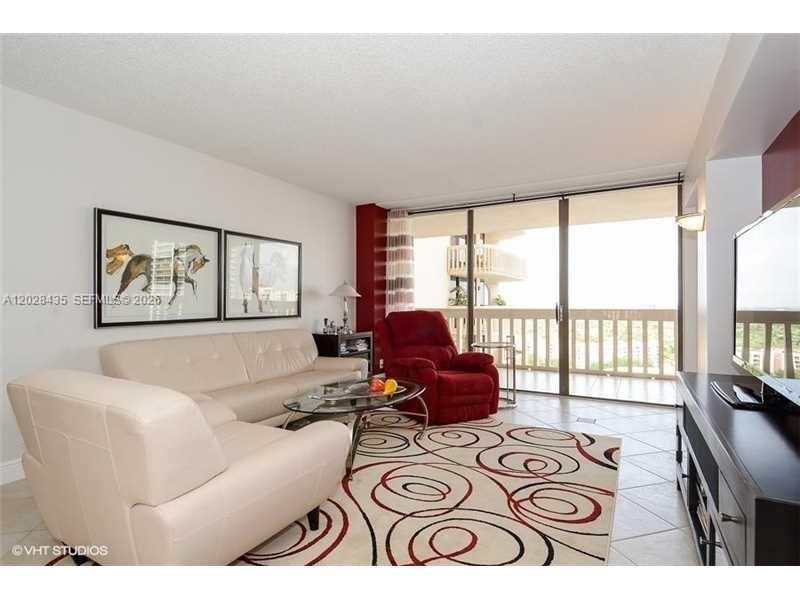 19707 Turnberry Way , Unit 18L, Aventura, FL 33180 Photo