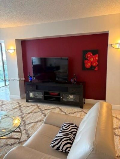 19707 Turnberry Way , Unit 18L, Aventura, FL 33180 Photo