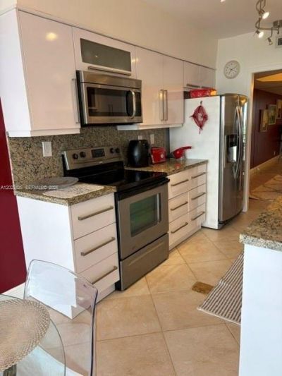 19707 Turnberry Way , Unit 18L, Aventura, FL 33180 Photo