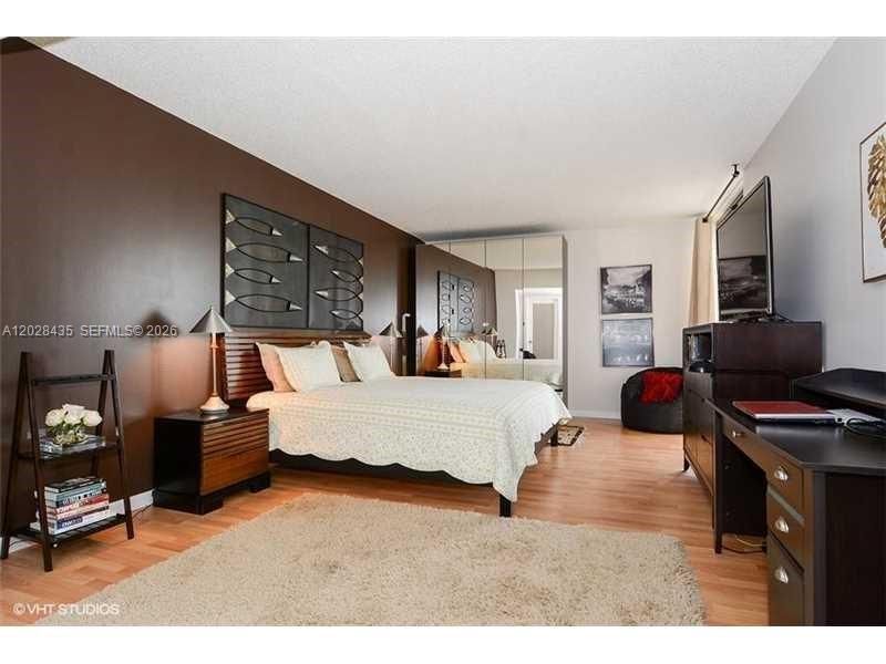 19707 Turnberry Way , Unit 18L, Aventura, FL 33180 Photo