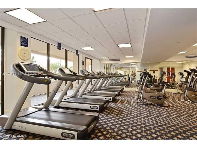 19707 Turnberry Way , Unit 18L, Aventura, FL 33180 Photo