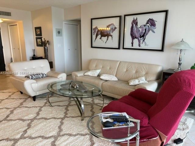 19707 Turnberry Way , Unit 18L, Aventura, FL 33180 Photo