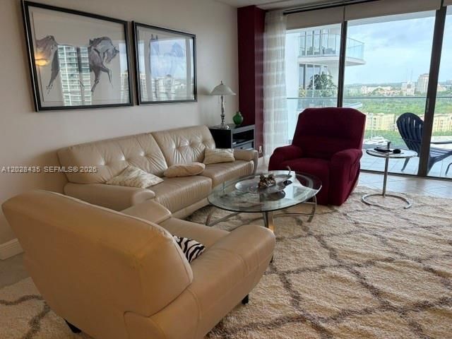 19707 Turnberry Way , Unit 18L, Aventura, FL 33180 Photo