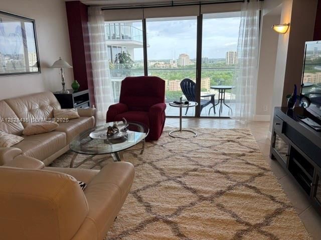 19707 Turnberry Way , Unit 18L, Aventura, FL 33180 Photo