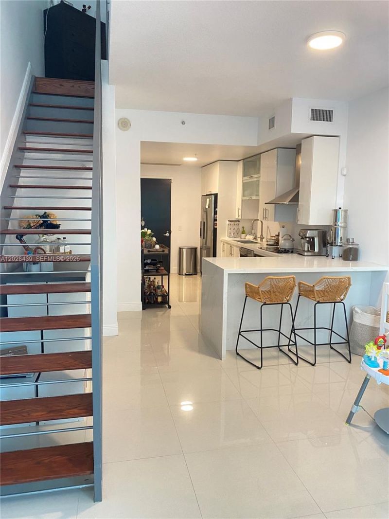 60 SW 13th St , Unit 2212, Miami, FL 33130 Photo