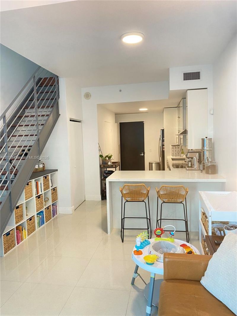 60 SW 13th St , Unit 2212, Miami, FL 33130 Photo
