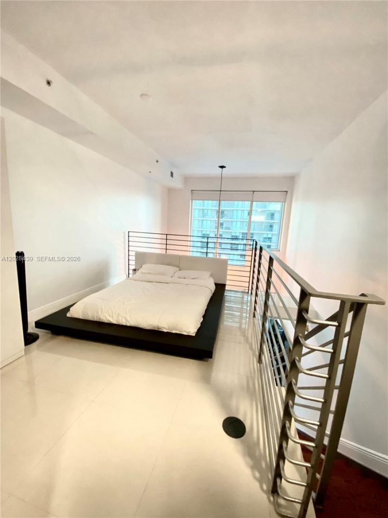 60 SW 13th St , Unit 2212, Miami, FL 33130 Photo