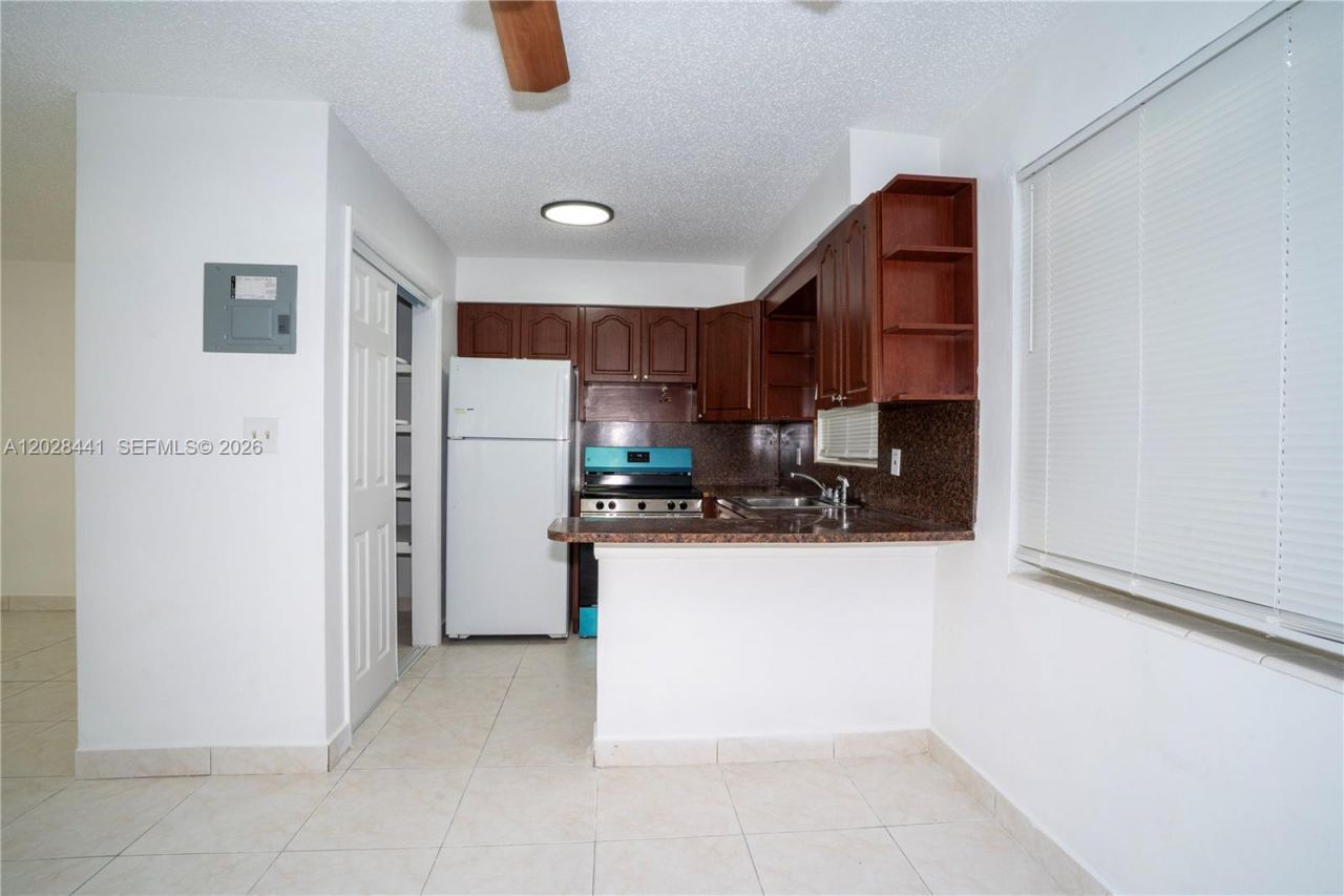 5270 SW 90th Way , Unit 1, Cooper City, FL 33328 Photo