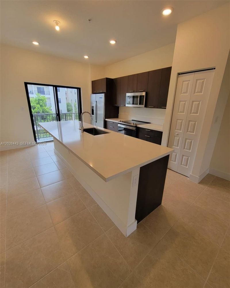 7915 NW 104th Ave, Unit 25, Doral, FL 33178 Photo