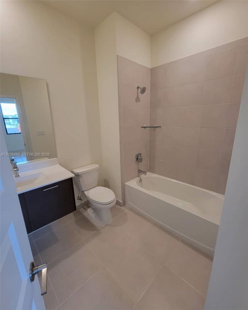 7915 NW 104th Ave, Unit 25, Doral, FL 33178 Photo