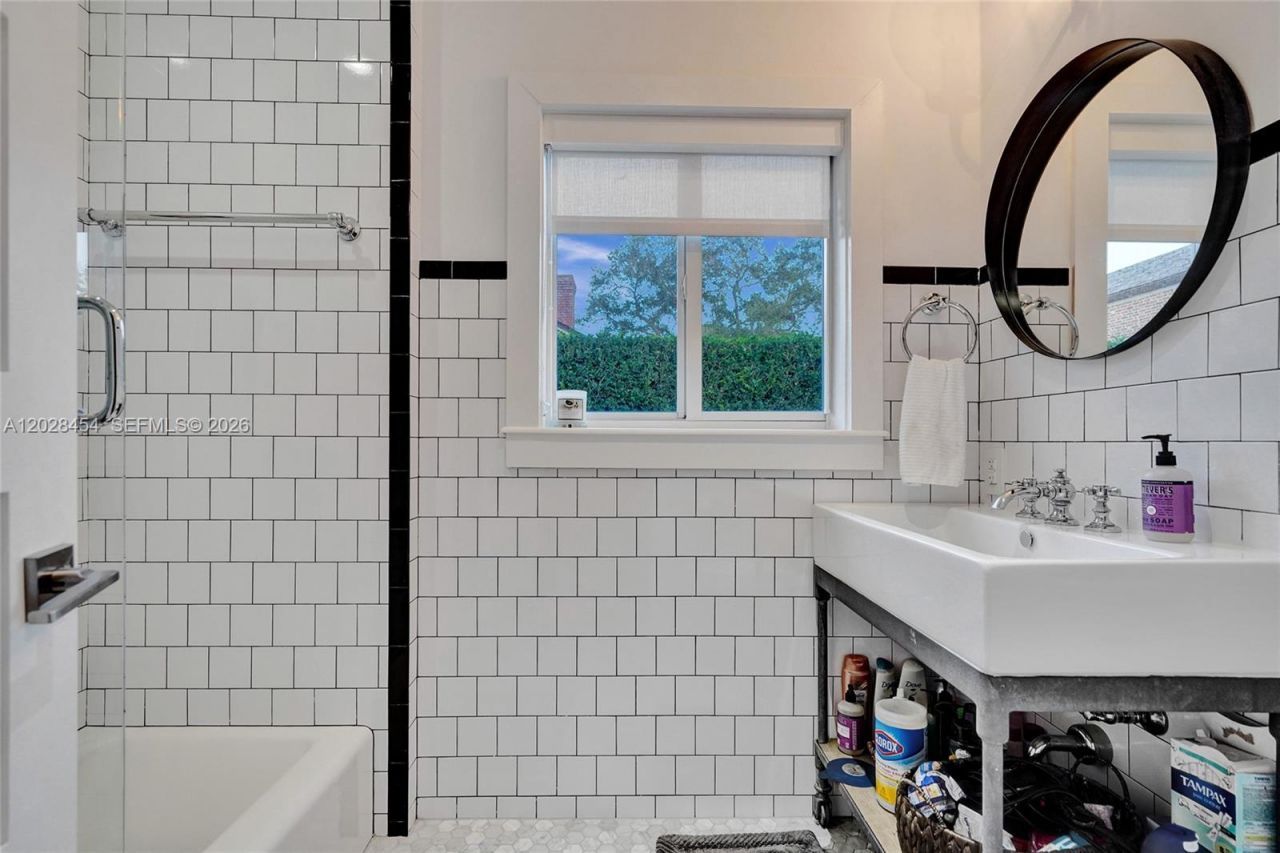 1223 NE 102nd St , Miami Shores, FL 33138 Photo