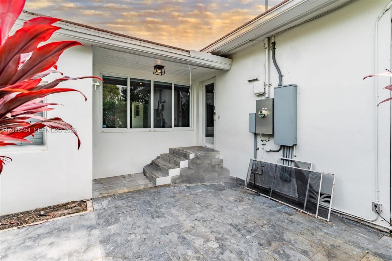 1223 NE 102nd St , Miami Shores, FL 33138 Photo