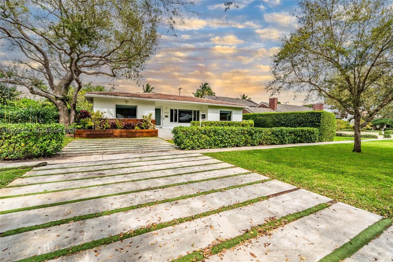 1223 NE 102nd St , Miami Shores, FL 33138 Photo