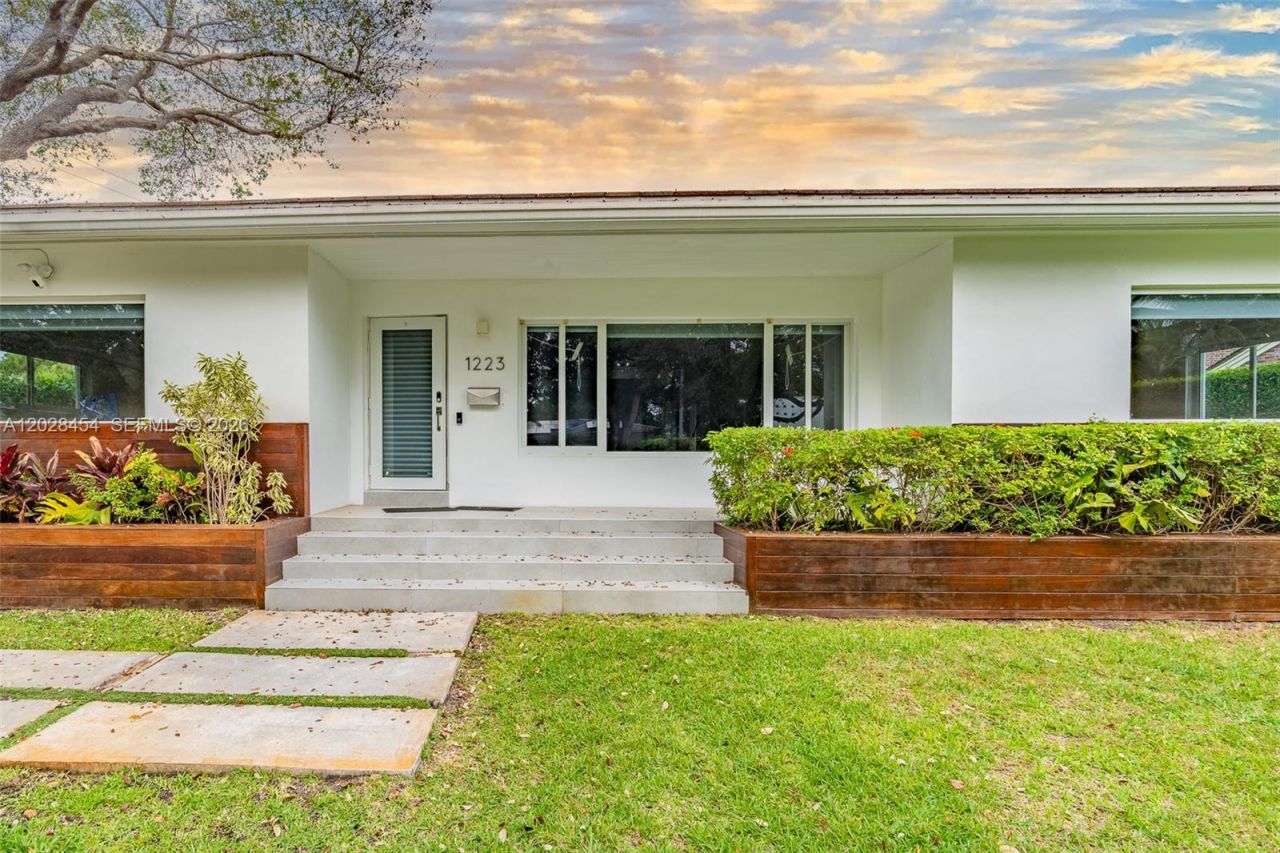 1223 NE 102nd St , Miami Shores, FL 33138 Photo