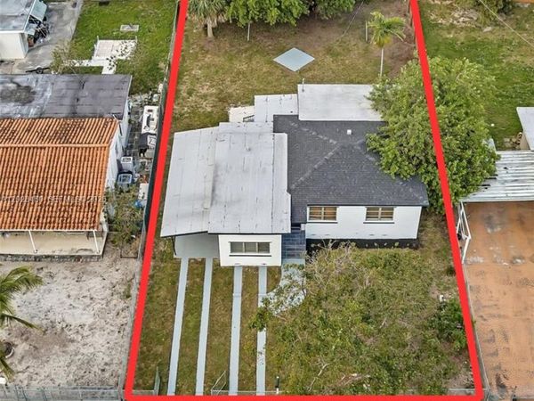 1365 NE 130th St , North Miami, FL 33161
