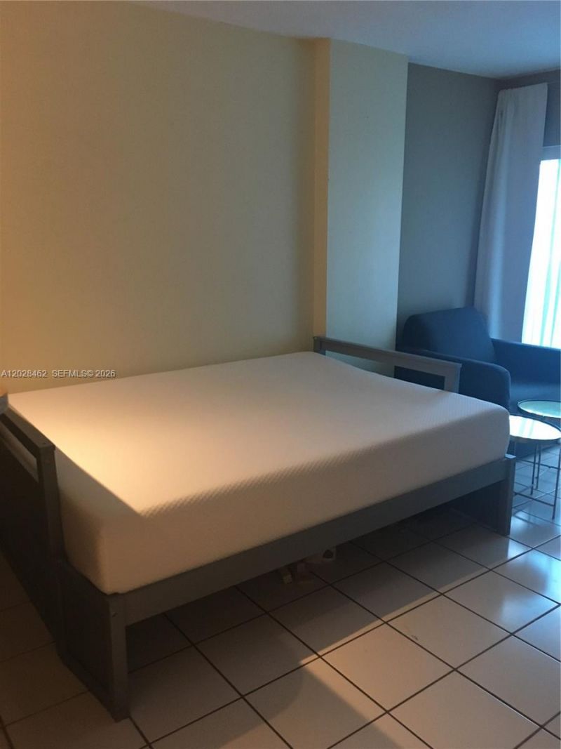 400 Kings Point Dr , Unit 104, Sunny Isles Beach, FL 33160 Photo