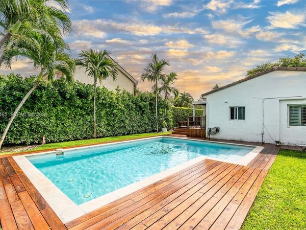 1223 NE 102nd St , Miami Shores, FL 33138
