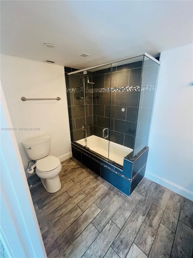 2655 Collins Ave , Unit 602, Miami Beach, FL 33140 Photo