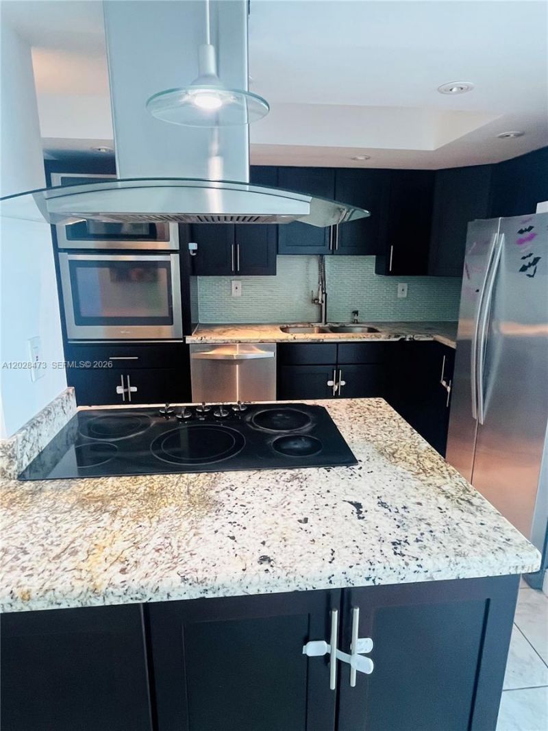 2655 Collins Ave , Unit 602, Miami Beach, FL 33140 Photo