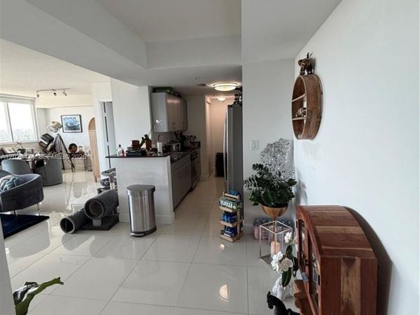 1871 NW S River Dr , Unit 1502, Miami, FL 33125