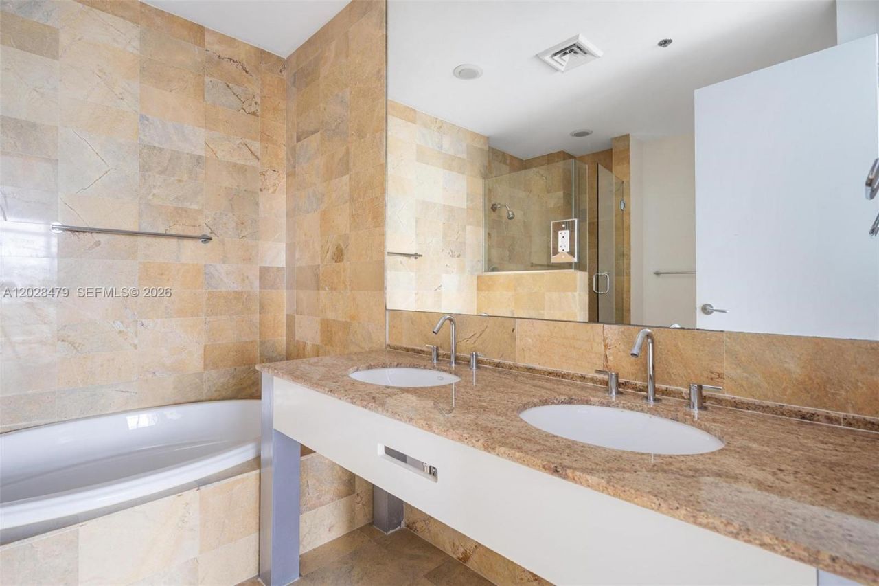 1395 Brickell Ave , Unit 3410, Miami, FL 33131 Photo
