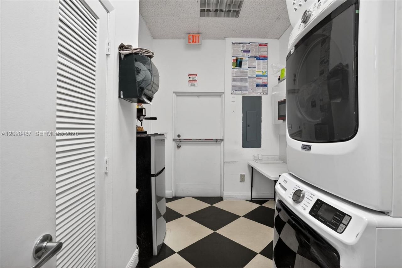 Turnkey Beauty Salon For Sale In Heart Of Kendall , Kendall, FL 33193 Photo