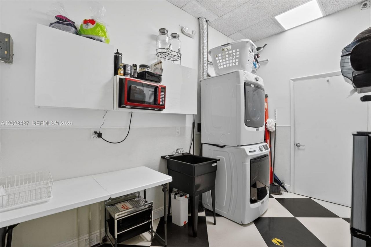 Turnkey Beauty Salon For Sale In Heart Of Kendall , Kendall, FL 33193 Photo