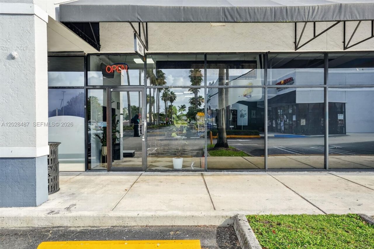 Turnkey Beauty Salon For Sale In Heart Of Kendall , Kendall, FL 33193 Photo