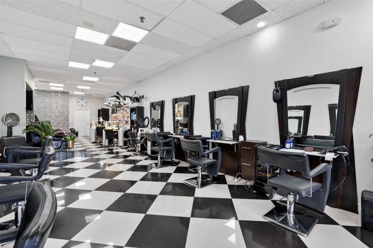 Turnkey Beauty Salon For Sale In Heart Of Kendall , Kendall, FL 33193 Photo