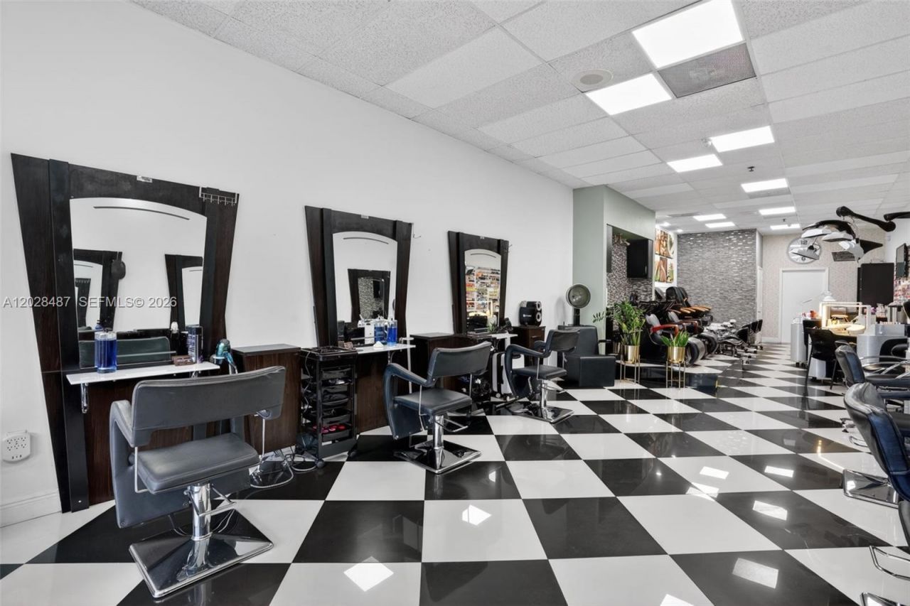 Turnkey Beauty Salon For Sale In Heart Of Kendall , Kendall, FL 33193 Photo