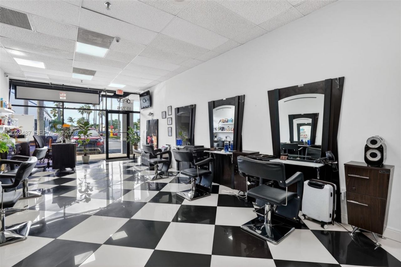 Turnkey Beauty Salon For Sale In Heart Of Kendall , Kendall, FL 33193 Photo