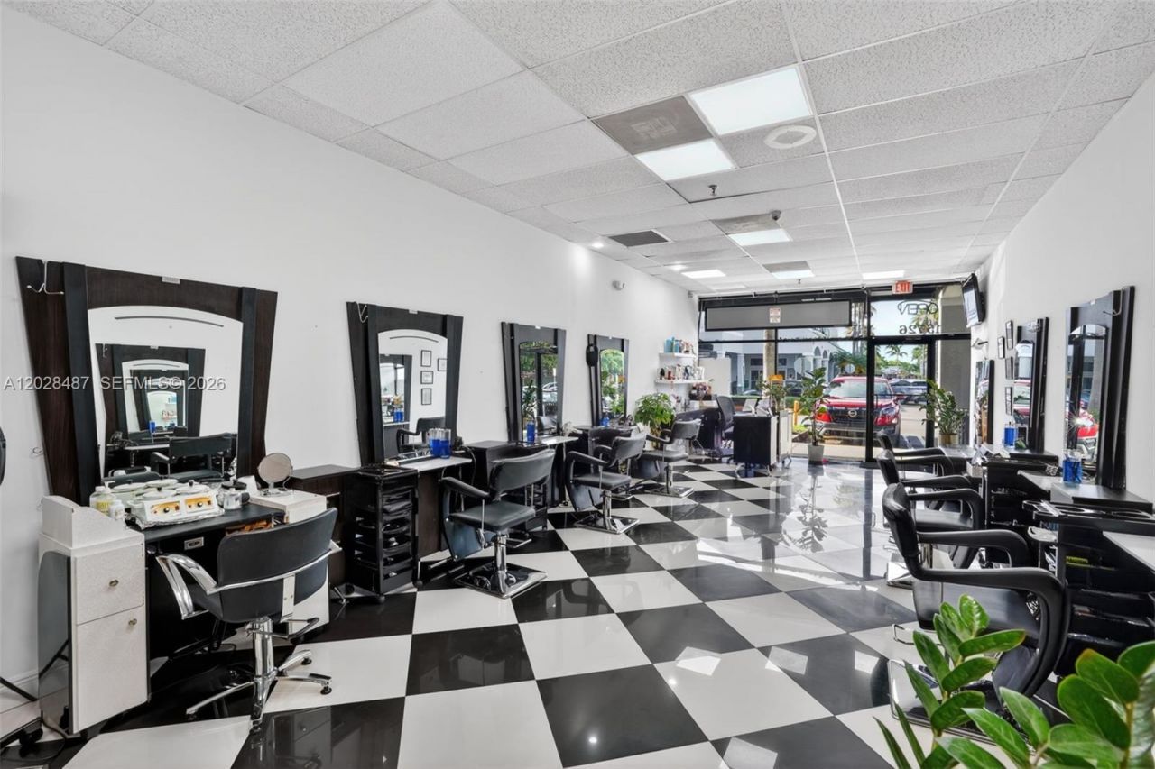 Turnkey Beauty Salon For Sale In Heart Of Kendall , Kendall, FL 33193 Photo