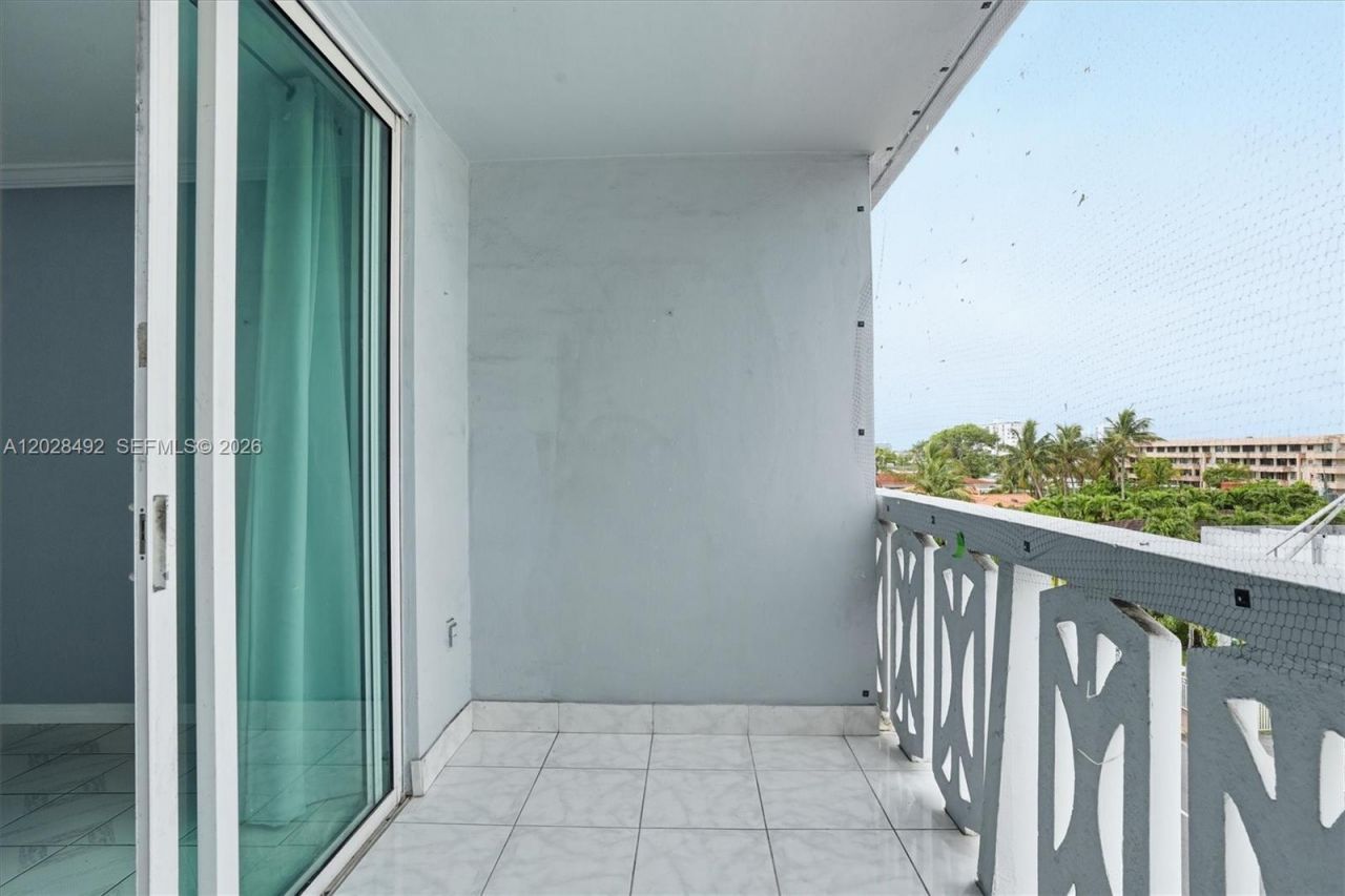 8233 Harding Ave , Unit 504, Miami Beach, FL 33141 Photo