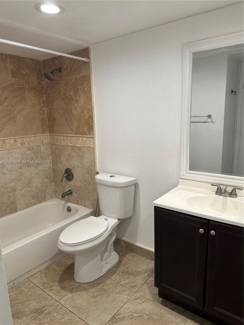8180 Geneva Ct, Unit 119, Doral, FL 33166 Photo