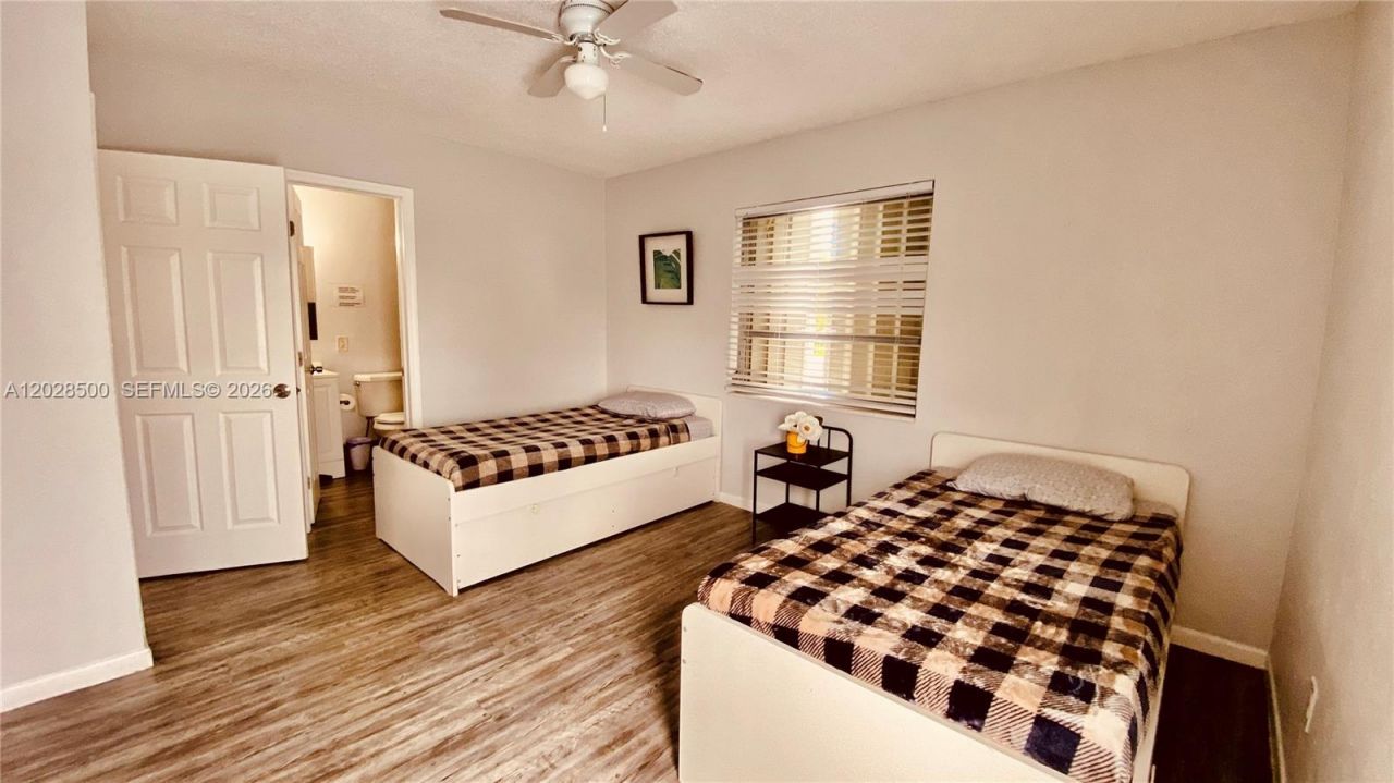 141 Mcarthur Pkwy, Unit A, Pembroke Pines, FL 33024 Photo