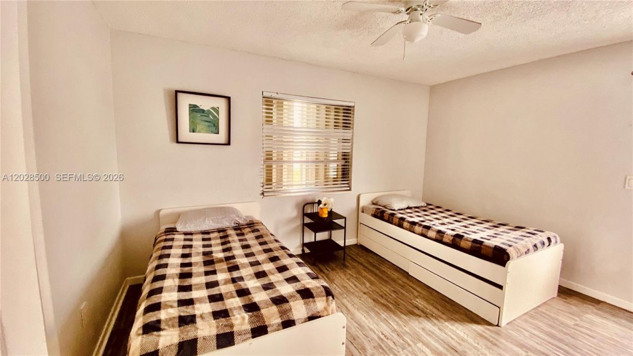 141 Mcarthur Pkwy, Unit A, Pembroke Pines, FL 33024 Photo