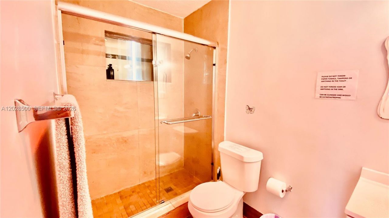 141 Mcarthur Pkwy, Unit A, Pembroke Pines, FL 33024 Photo