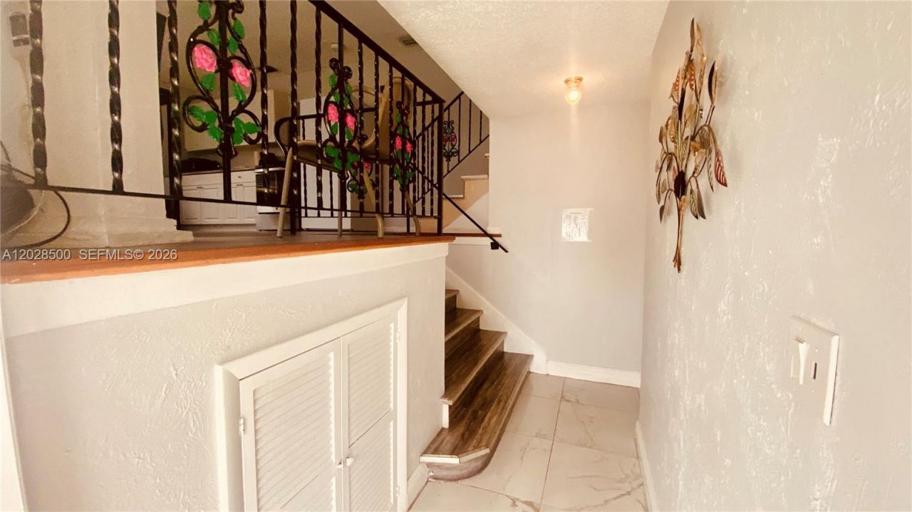 141 Mcarthur Pkwy, Unit A, Pembroke Pines, FL 33024 Photo