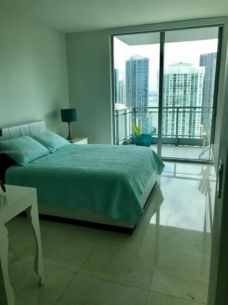 92 SW 3rd St, Unit 3712, Miami, FL 33130 Photo