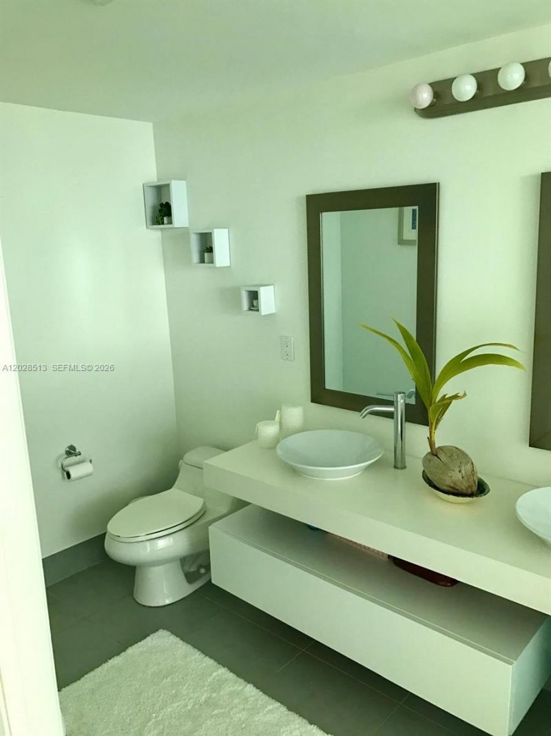 92 SW 3rd St, Unit 3712, Miami, FL 33130 Photo