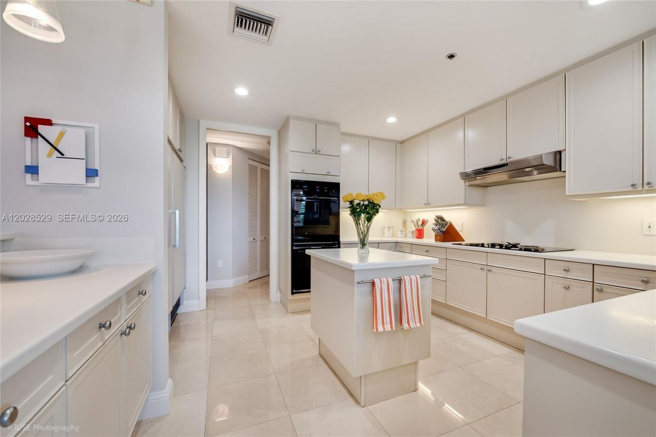 13645 Deering Bay Dr, Unit 123, Coral Gables, FL 33158 Photo
