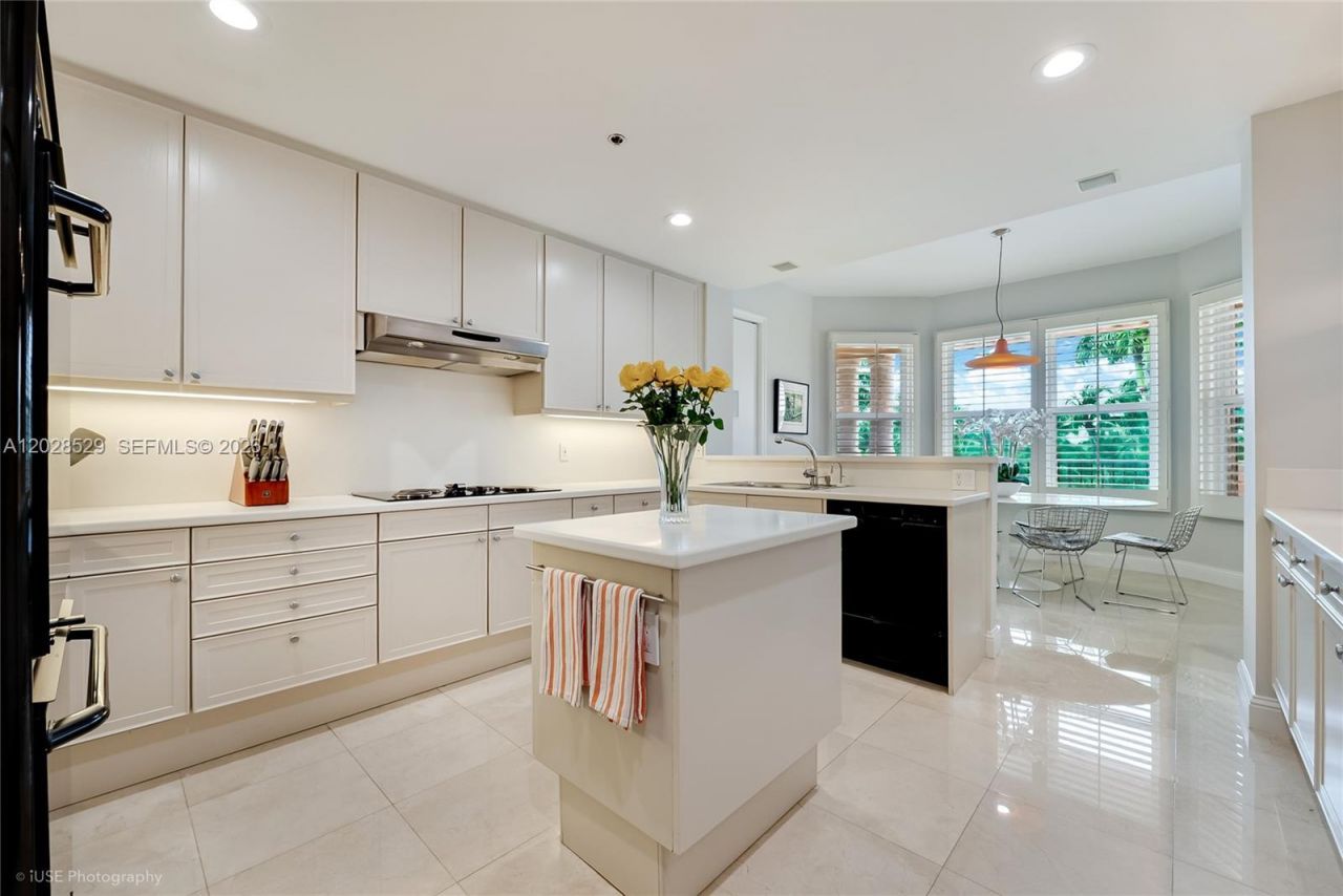 13645 Deering Bay Dr, Unit 123, Coral Gables, FL 33158 Photo