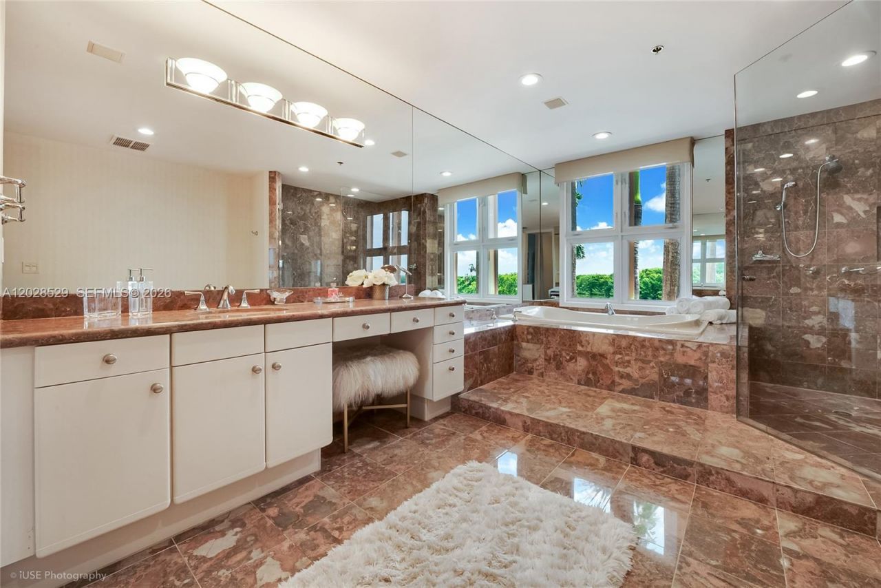 13645 Deering Bay Dr, Unit 123, Coral Gables, FL 33158 Photo