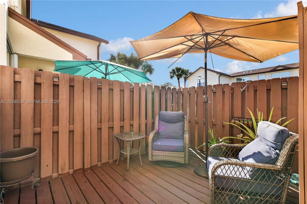 9581 SW 3rd St , Pembroke Pines, FL 33025 Photo