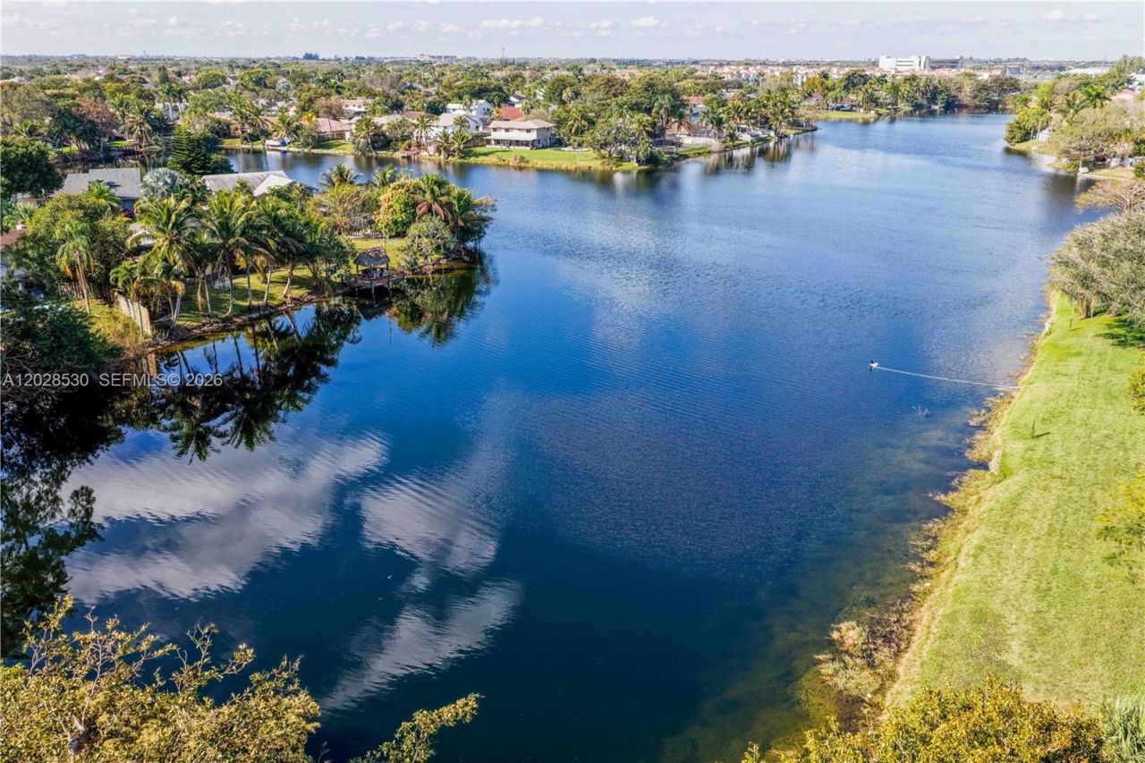 9581 SW 3rd St , Pembroke Pines, FL 33025 Photo