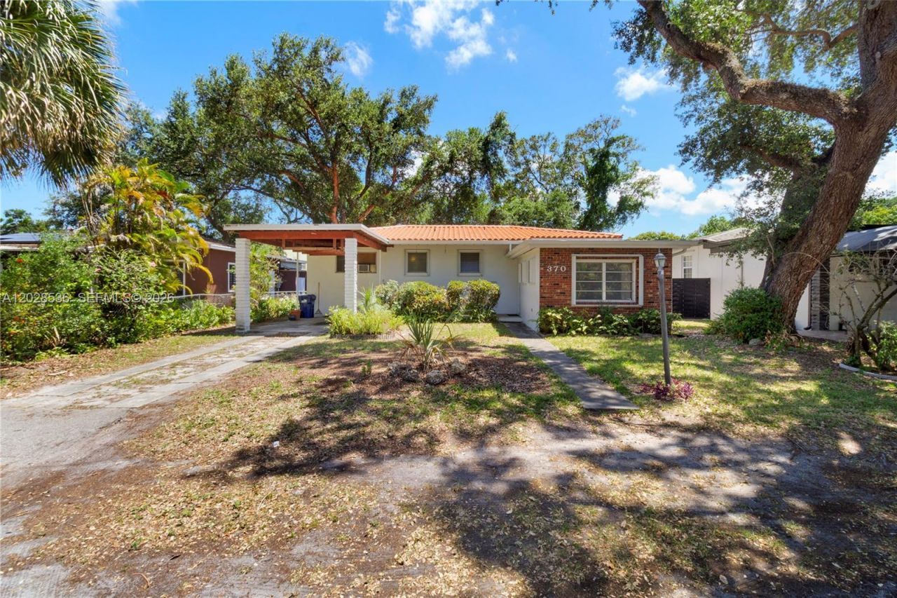 370 NE 165th St , Miami, FL 33162 Photo