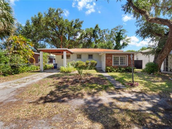 370 NE 165th St , Miami, FL 33162