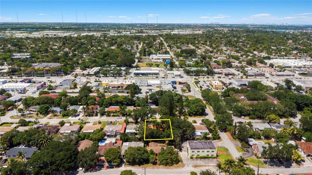370 NE 165th St , Miami, FL 33162 Photo